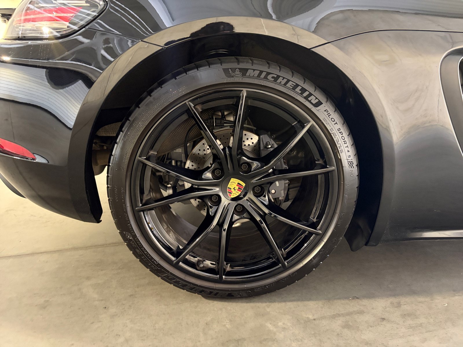 Certified 2025 Porsche 718 Cayman RWD image 21