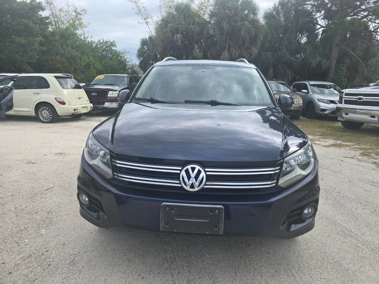 Used 2013 Volkswagen Tiguan SE image 3