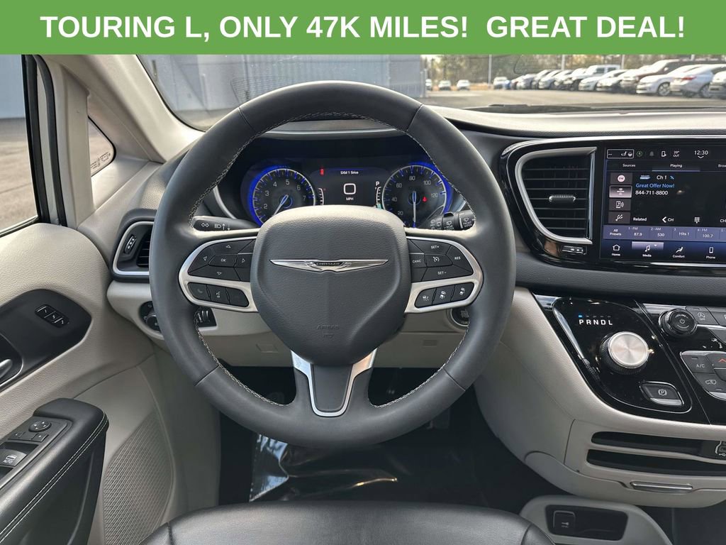Used 2024 Chrysler Pacifica Touring-L FWD image 14