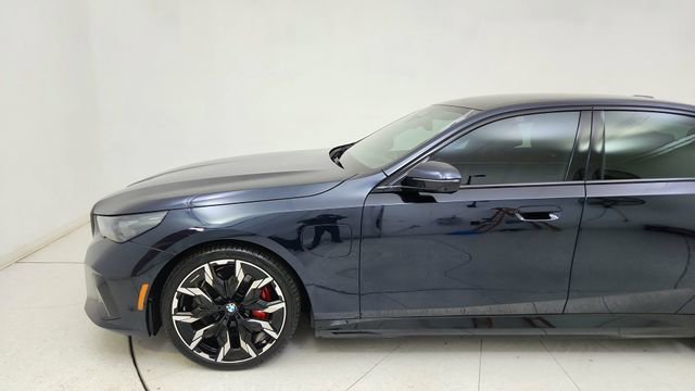 Used 2026 BMW 550e xDrive image 4