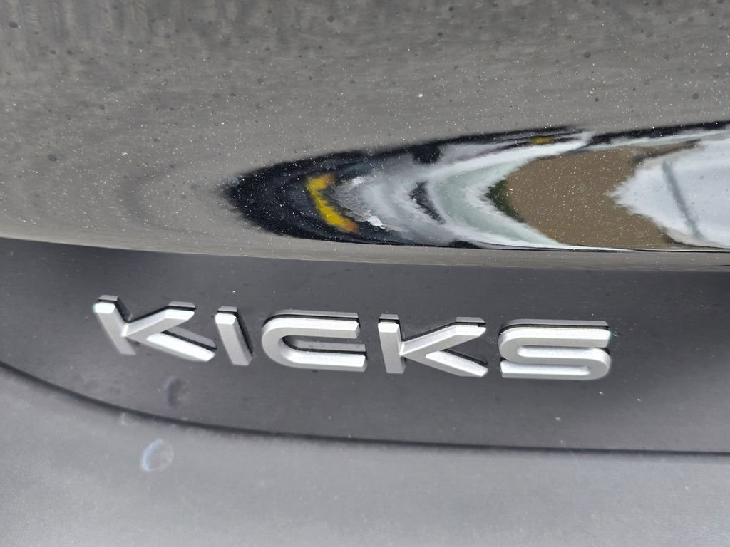 Used 2025 Nissan Kicks SR w/ SR Premium Package FWD image 25