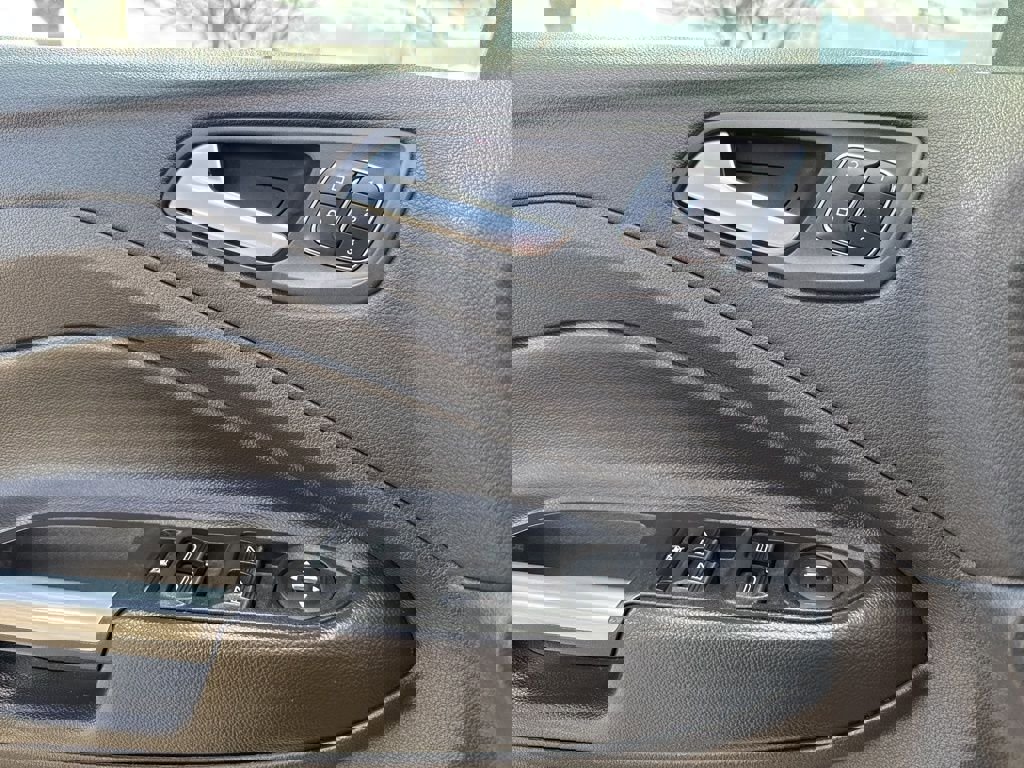 Used 2016 Ford Escape Titanium w/ Equipment Group 301A image 19