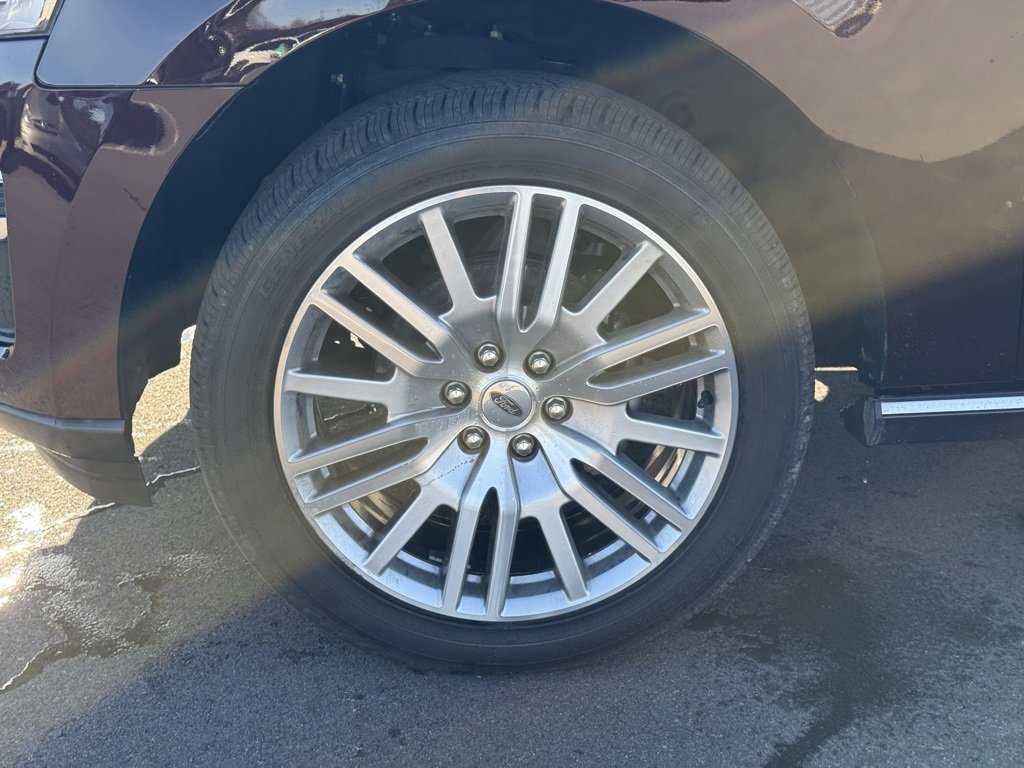 Used 2024 Ford Expedition Limited image 16