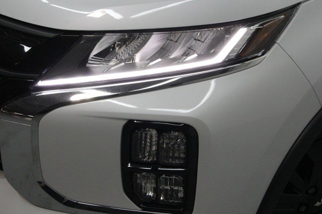 New 2026 Mitsubishi Outlander Sport LE AWD/4WD image 2
