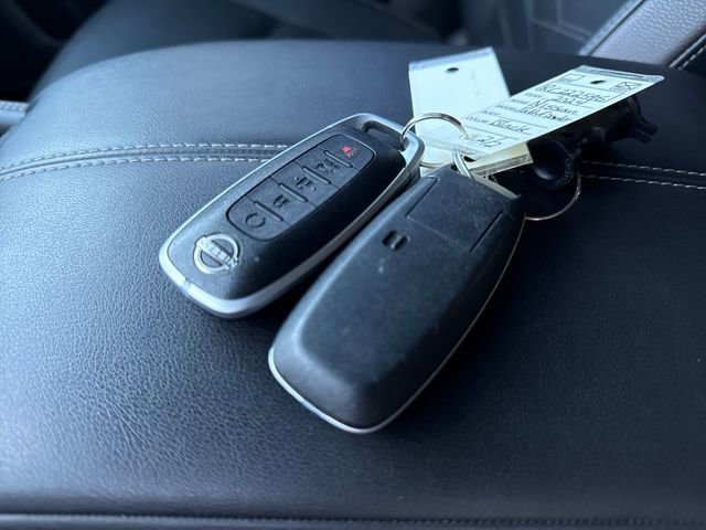 Used 2024 Nissan Pathfinder Platinum w/ Lighting Package (N93) image 48