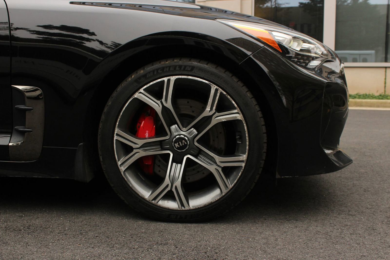 Used 2018 Kia Stinger GT2 AWD/4WD image 4