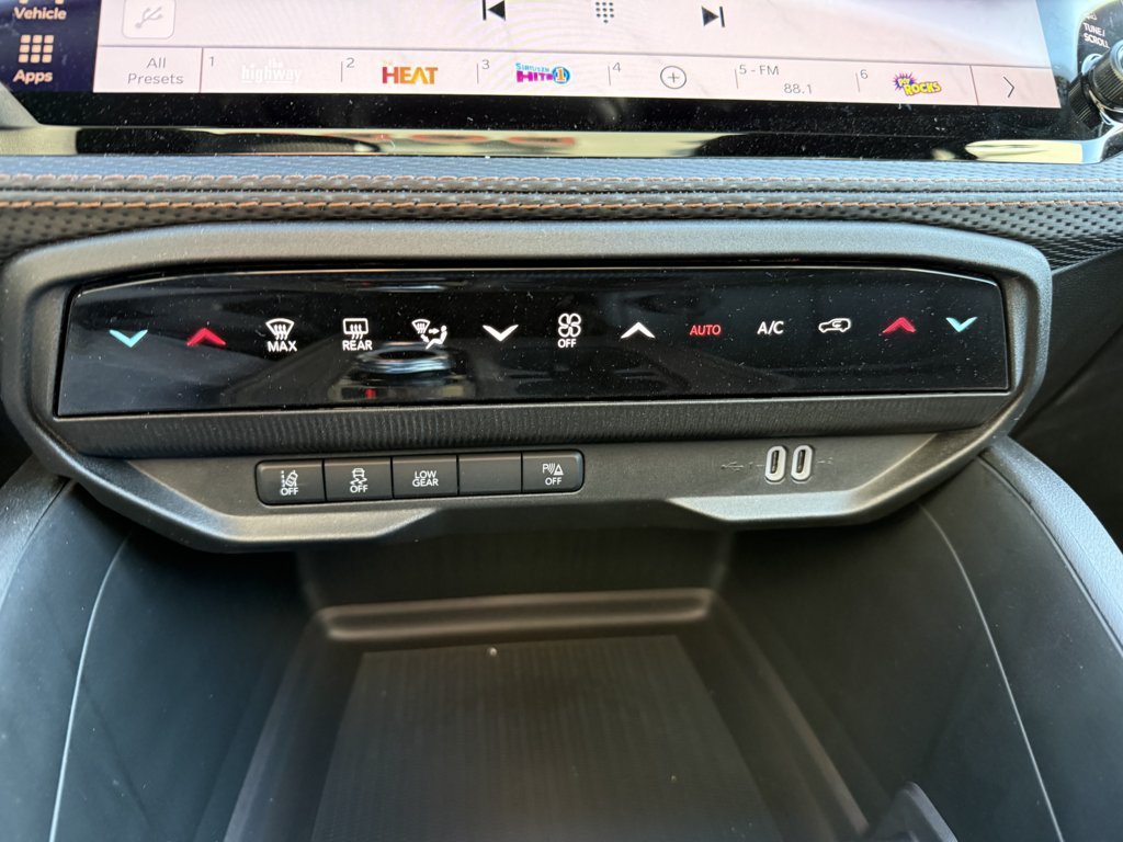 New 2026 Jeep Cherokee Limited AWD/4WD image 25