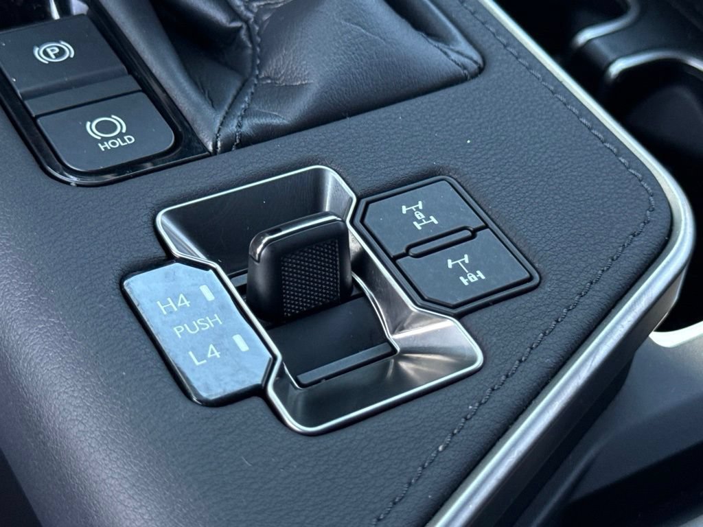 Used 2024 Lexus GX 550 AWD/4WD image 32