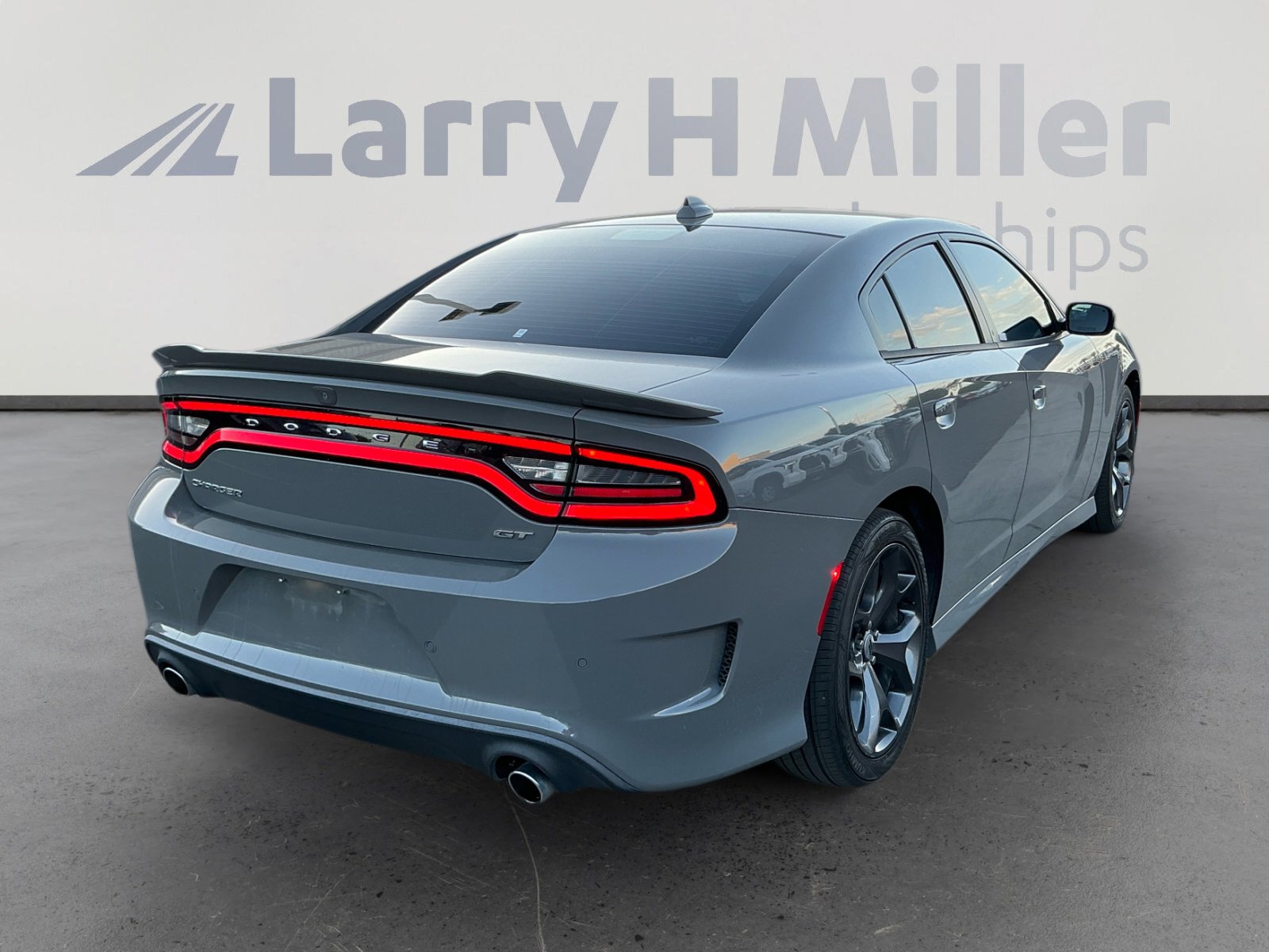 Used 2019 Dodge Charger GT RWD image 5