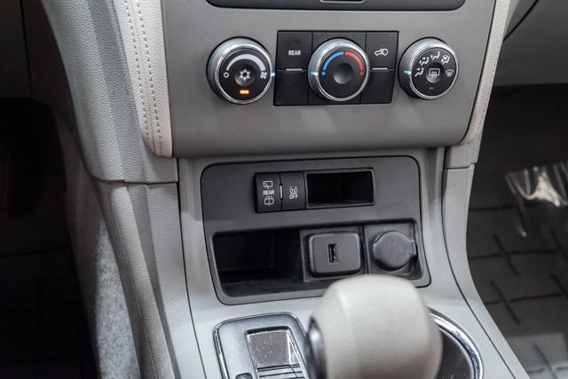 Used 2017 Chevrolet Traverse LS FWD image 19