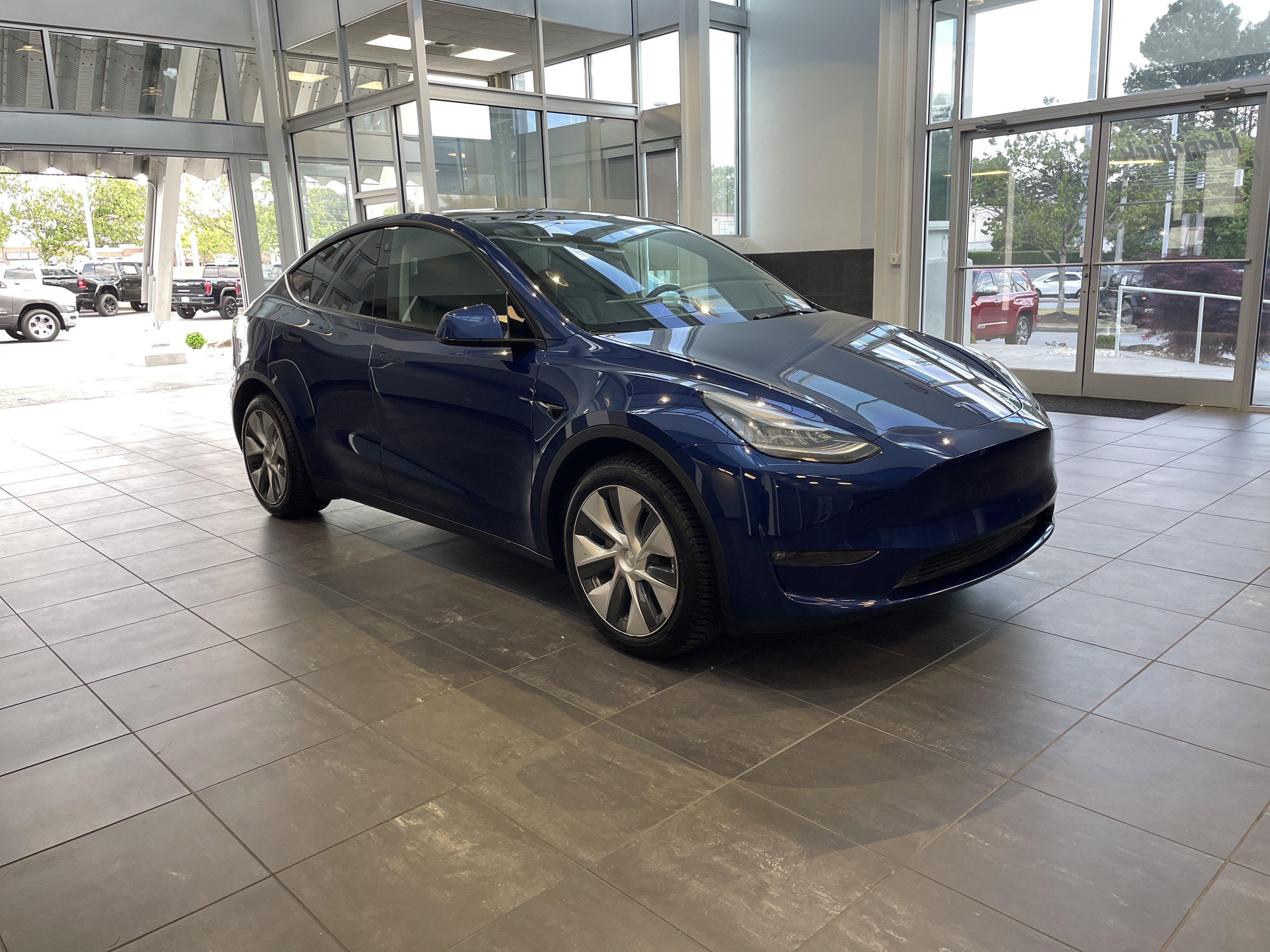 Used 2021 Tesla Model Y Long Range AWD/4WD image 2