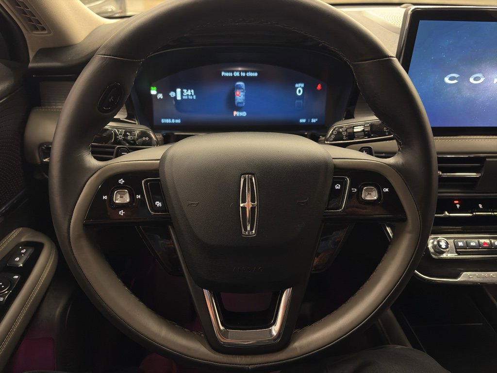 Used 2025 Lincoln Corsair Reserve w/ Rear Removable Package Tray image 23