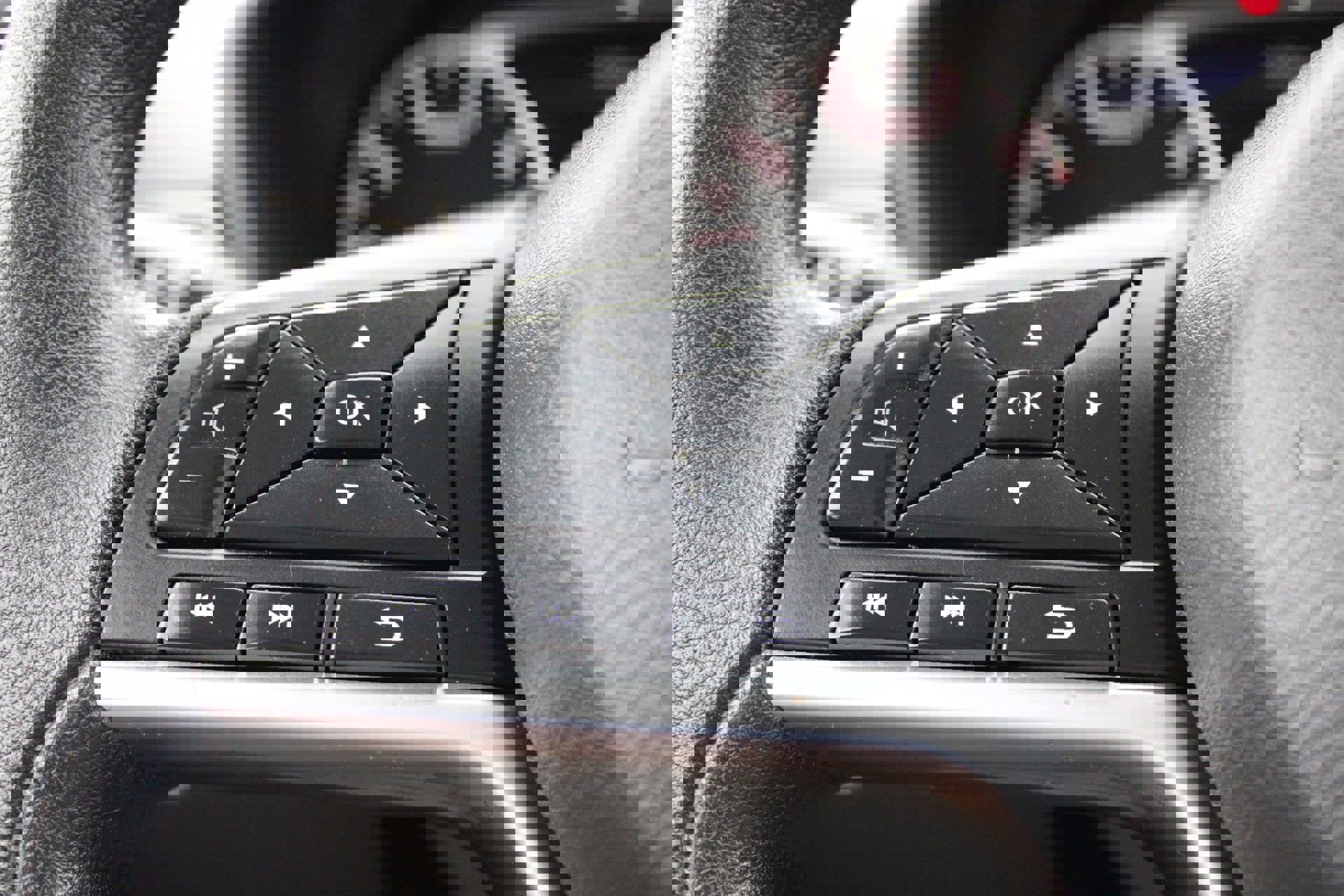 Used 2024 Nissan Altima 2.5 SV image 23