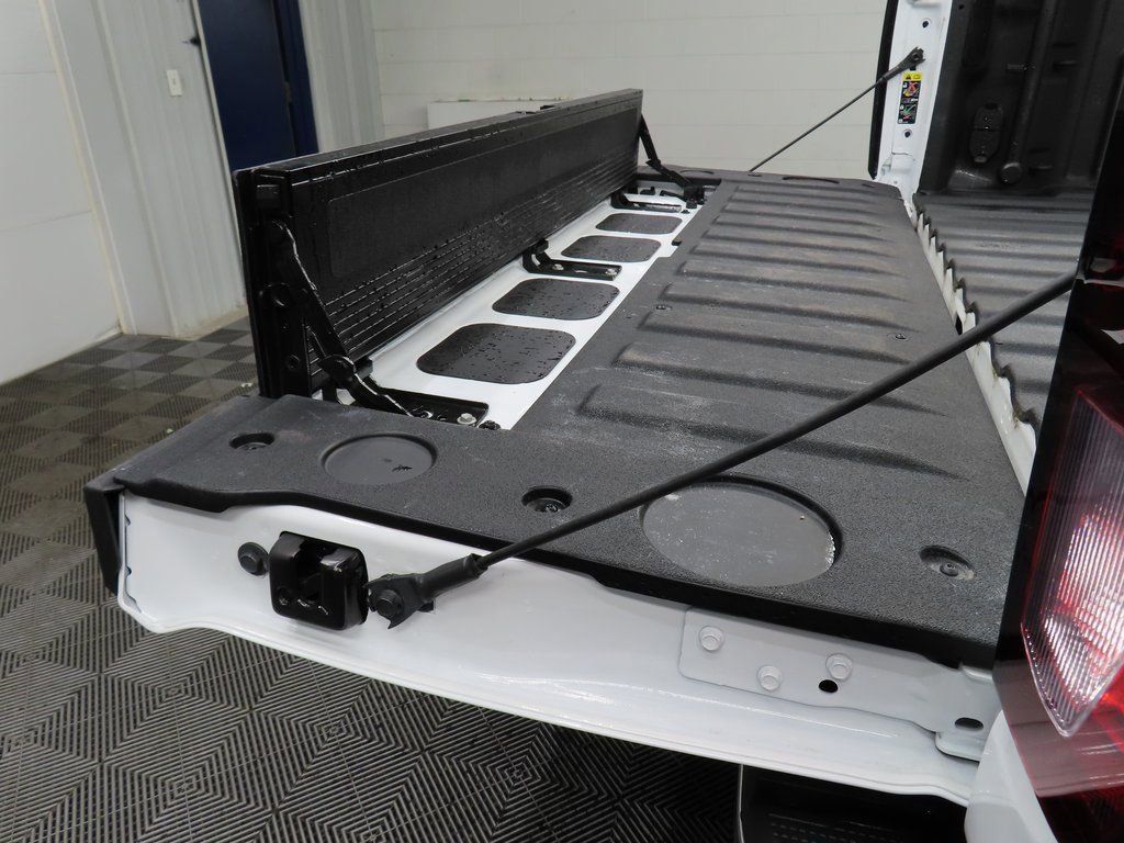 Used 2025 GMC Sierra 2500 SLE image 34