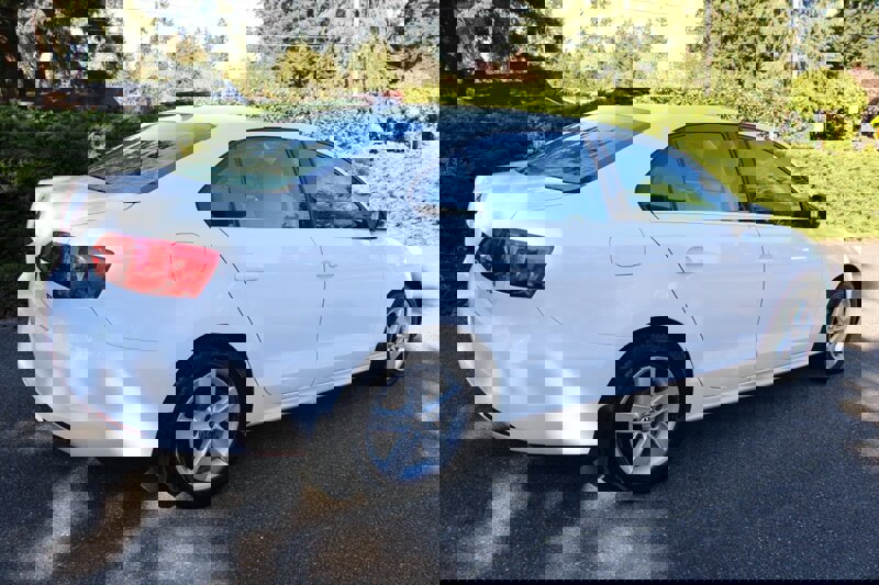 Used 2014 Volkswagen Jetta TDI image 3