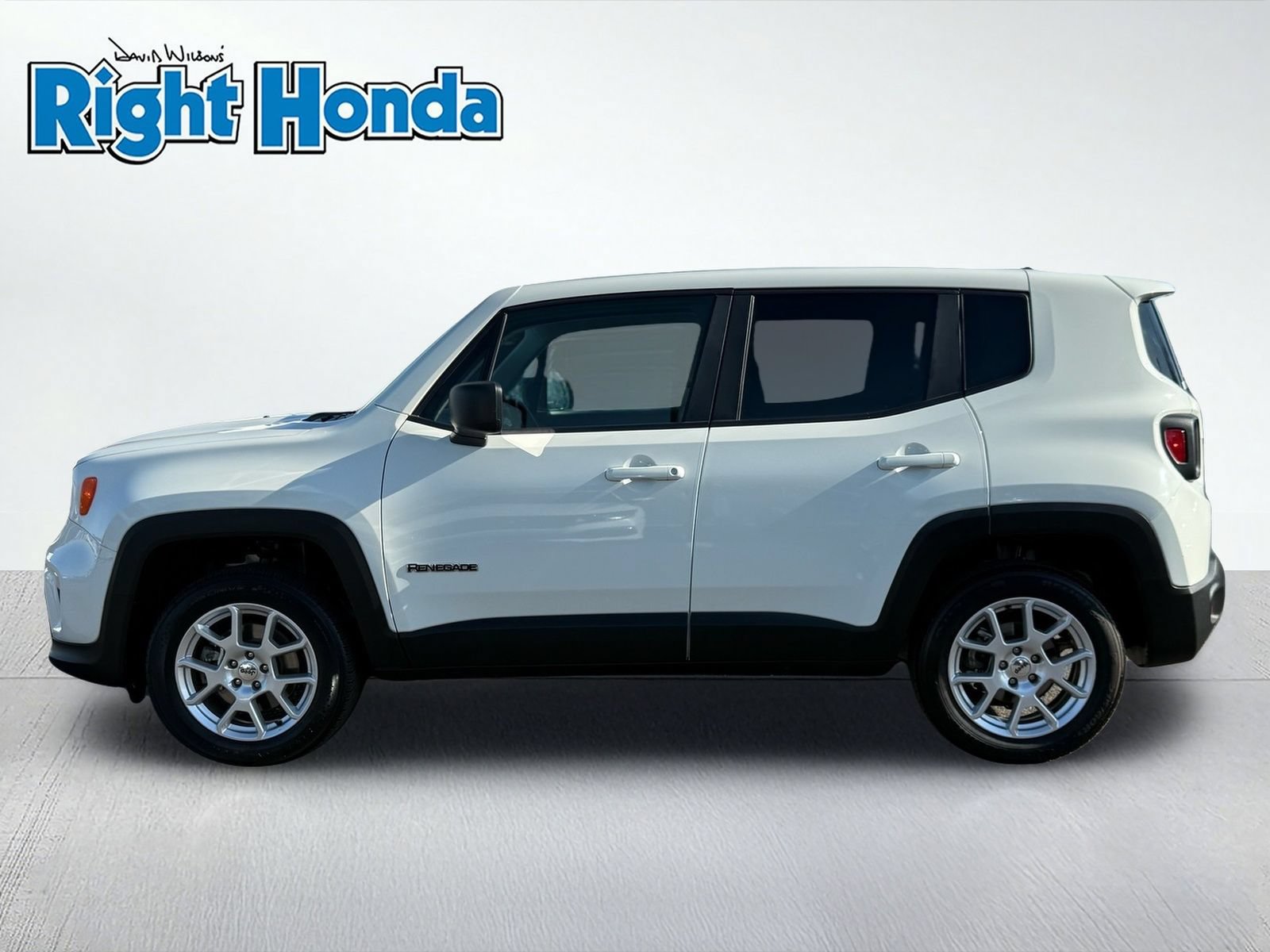 Used 2023 Jeep Renegade Latitude AWD/4WD image 3