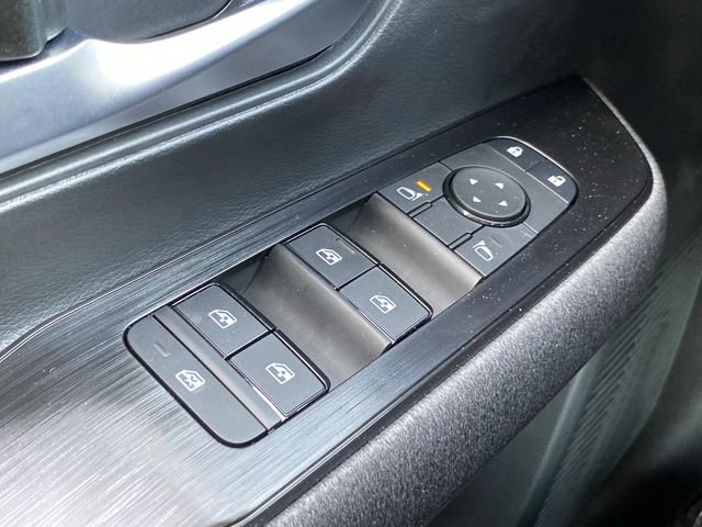 Used 2025 Nissan Kicks SV w/ SV Premium Package image 26