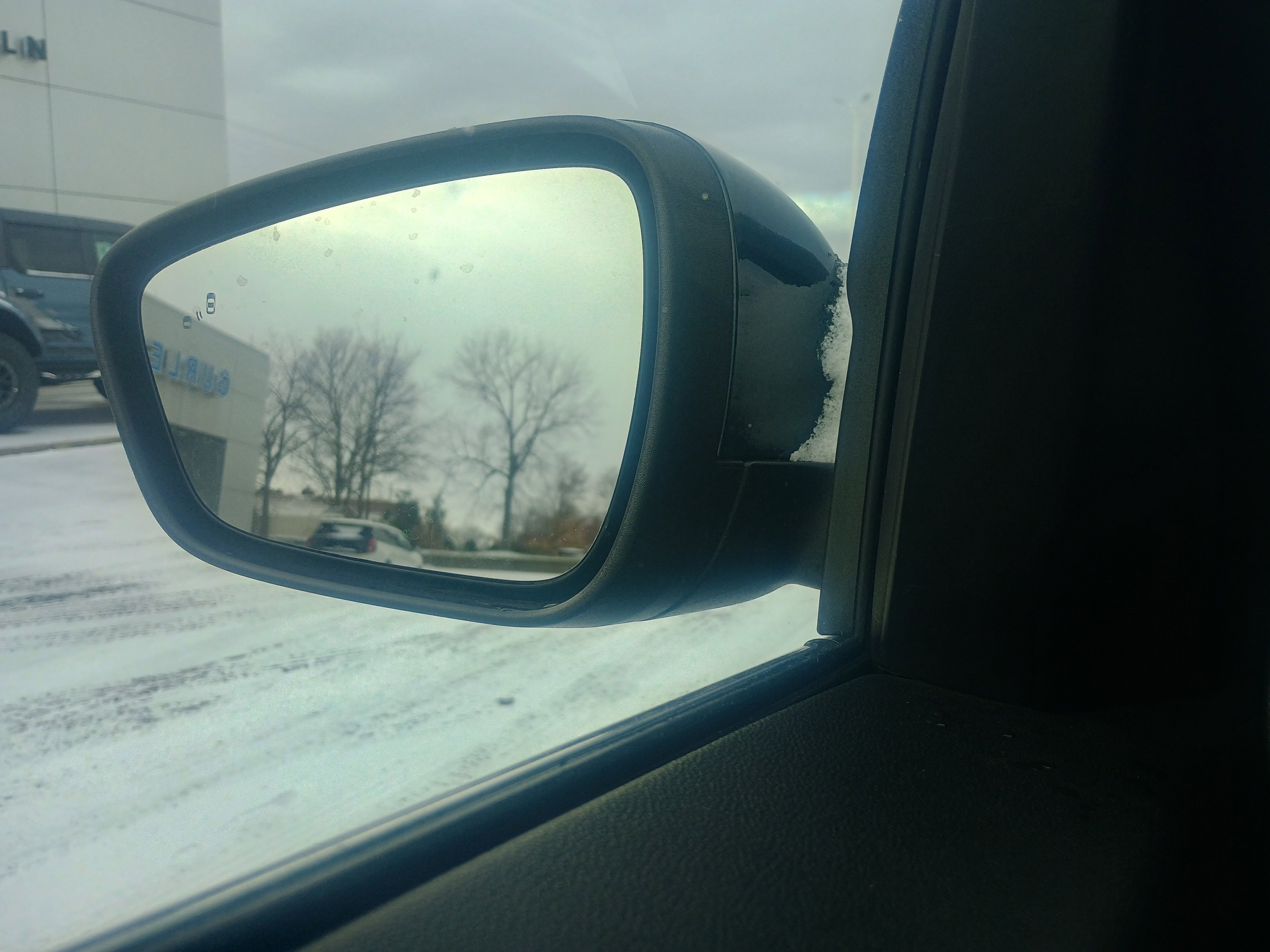 Certified 2022 Ford Escape Titanium w/ Class II Trailer Tow Package image 21