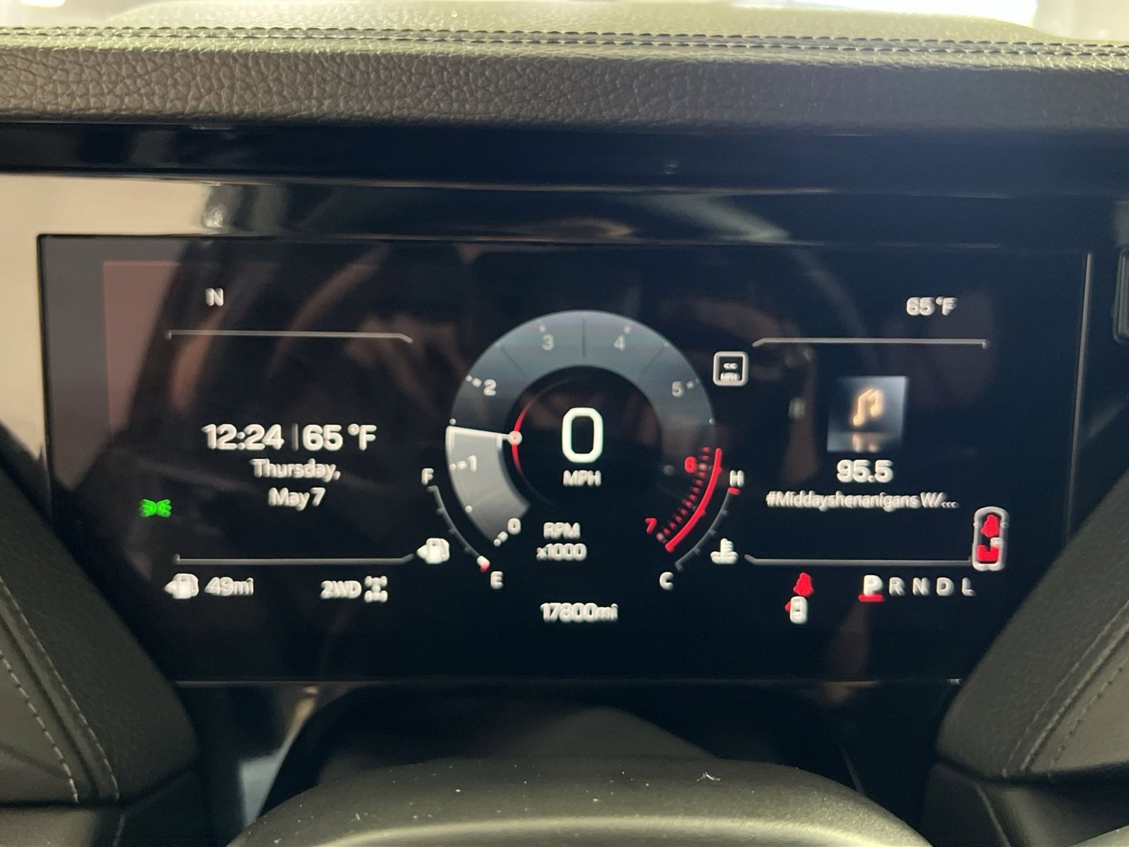 Used 2025 GMC Yukon XL Denali AWD/4WD image 18