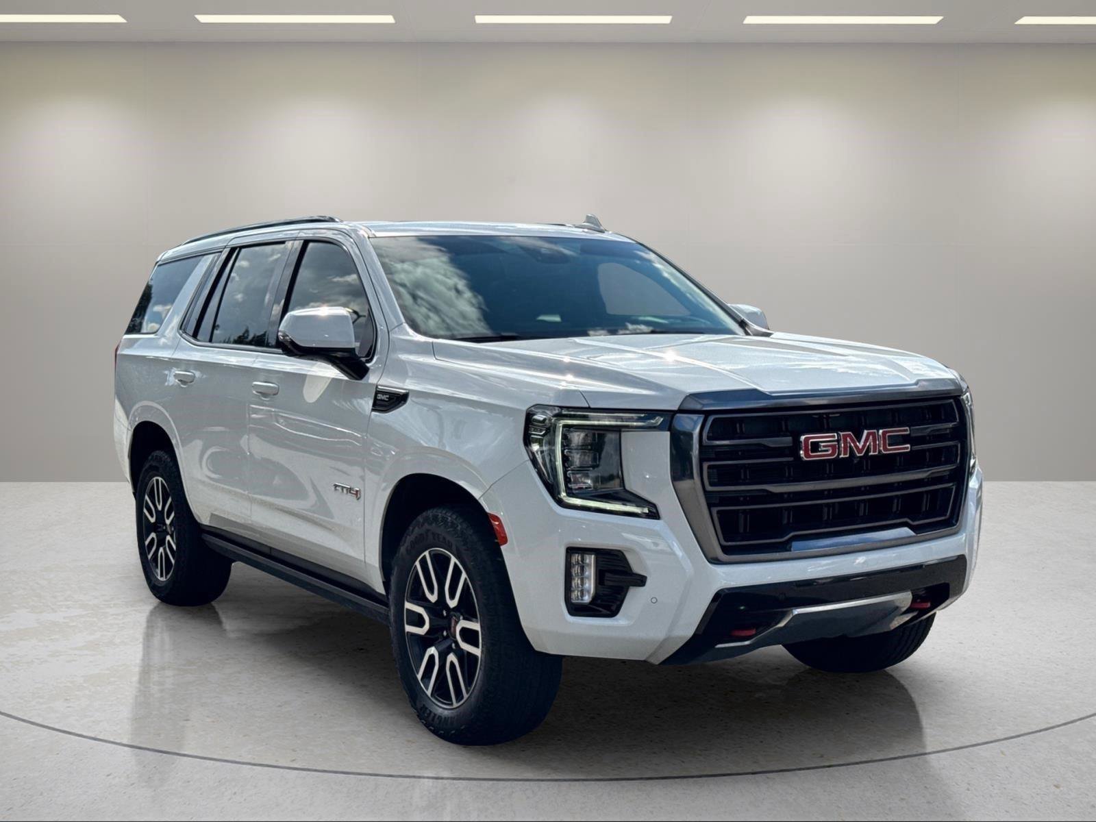 Used 2024 GMC Yukon AT4 w/ Technology Package AWD/4WD image 7