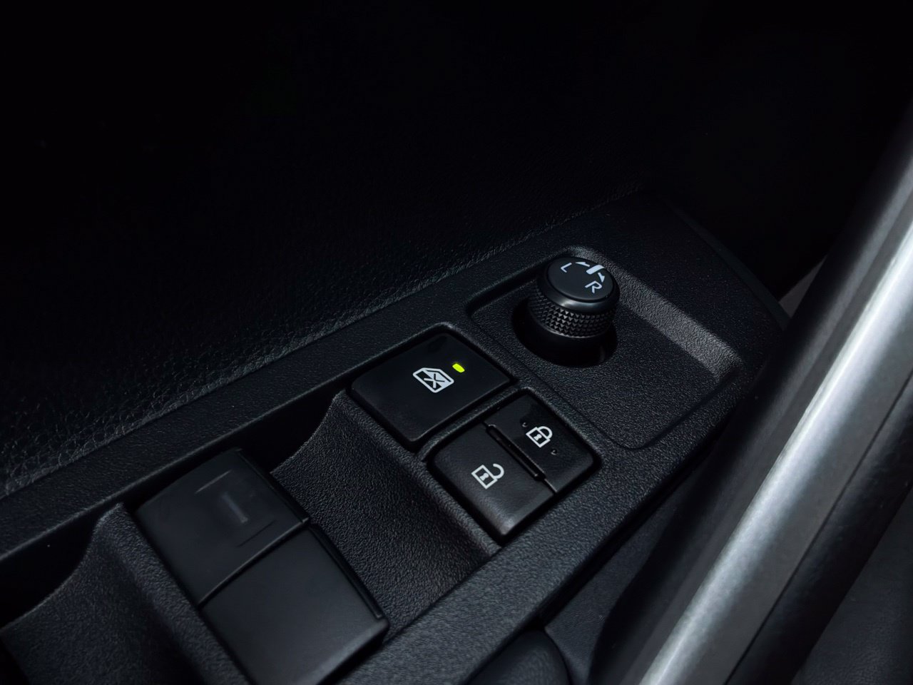 New 2026 Toyota Corolla Cross XLE FWD image 22