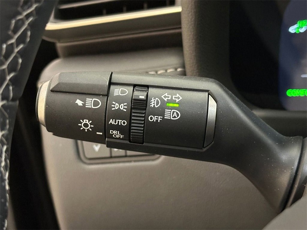 Used 2025 Lexus LX 700h F Sport image 27