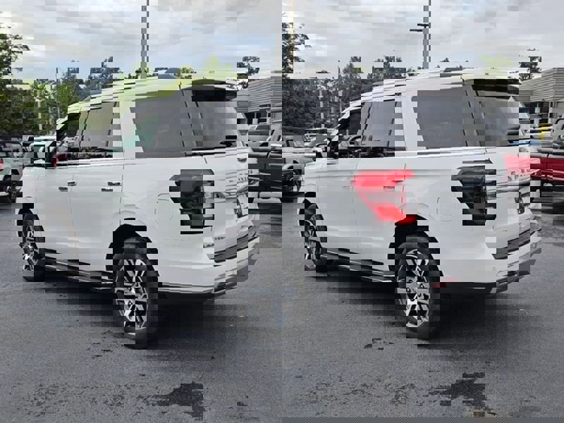 Used 2023 Ford Expedition Limited image 14