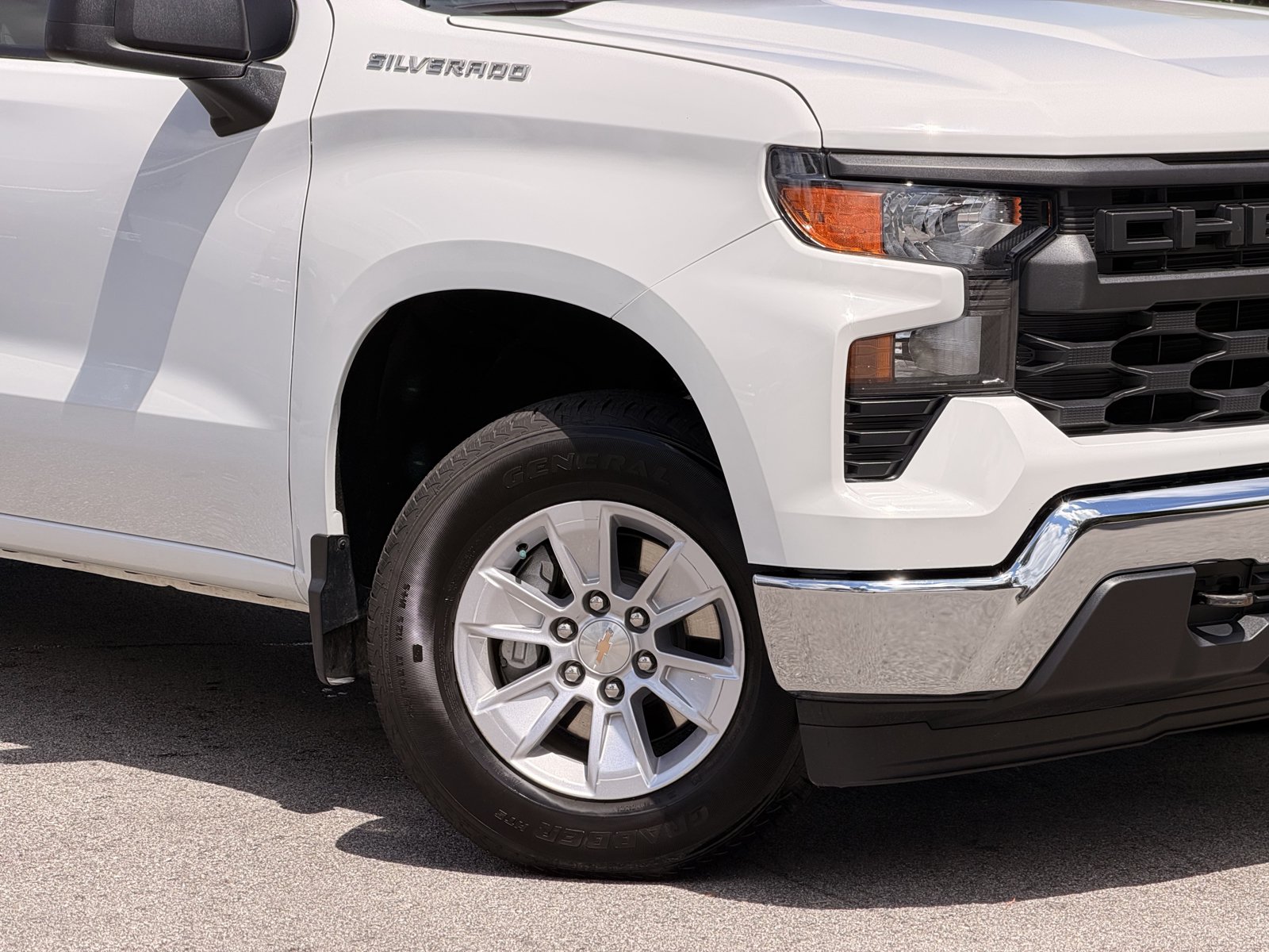 Used 2025 Chevrolet Silverado 1500 W/T RWD image 3