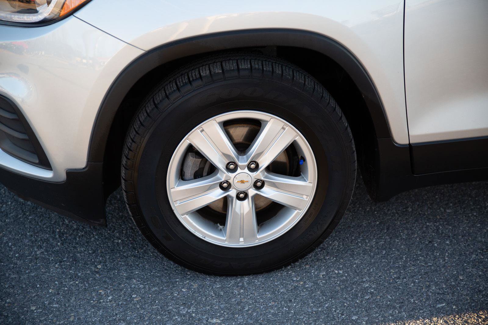 Used 2020 Chevrolet Trax LT w/ LT Convenience Package image 9