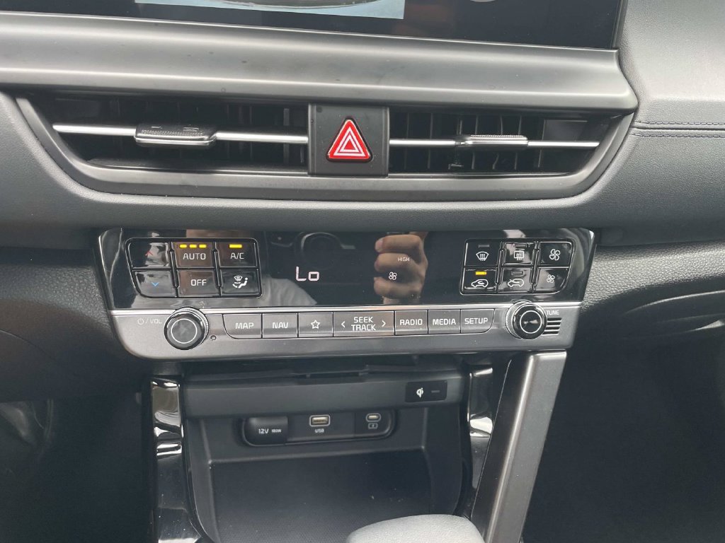 Used 2025 Kia Seltos SX AWD/4WD image 25