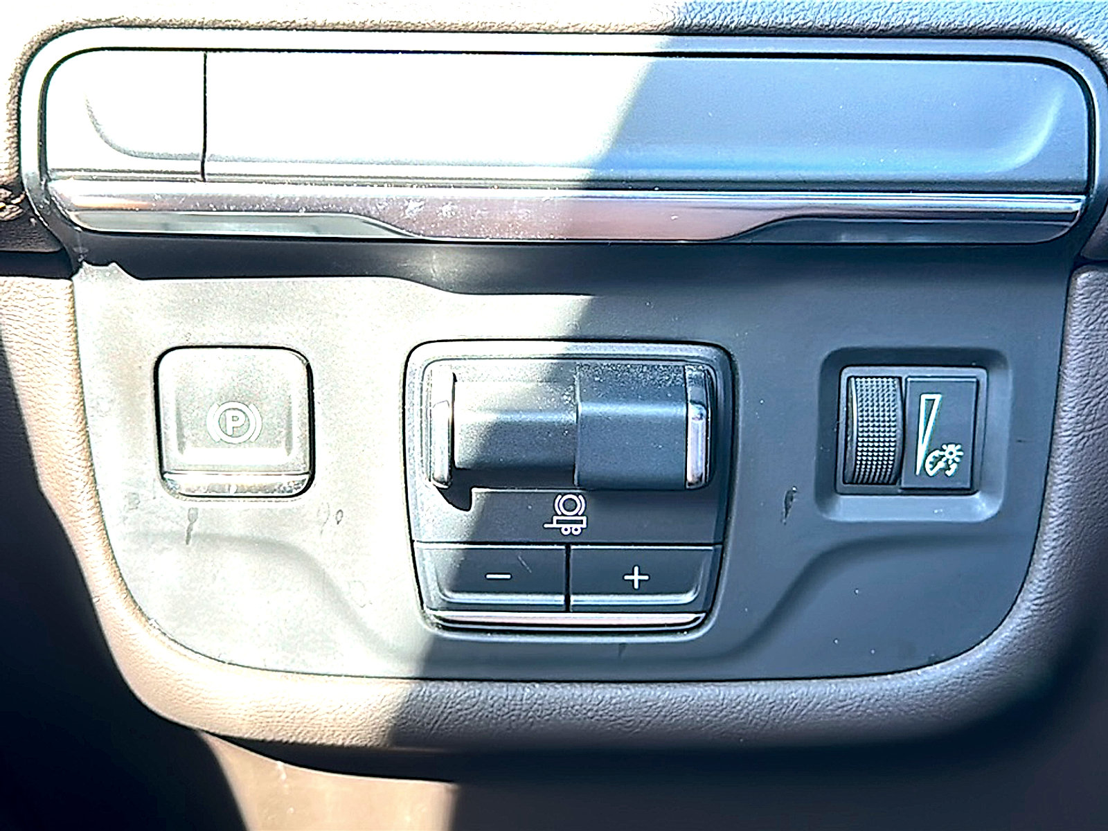 Used 2021 Cadillac Escalade Sport RWD image 38