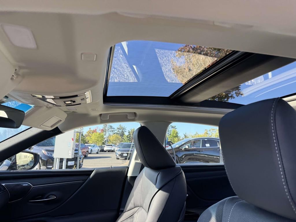 Used 2025 Lexus ES 350 w/ Luxury Package image 21