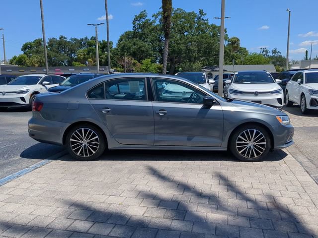 Used 2016 Volkswagen Jetta Sport FWD image 2