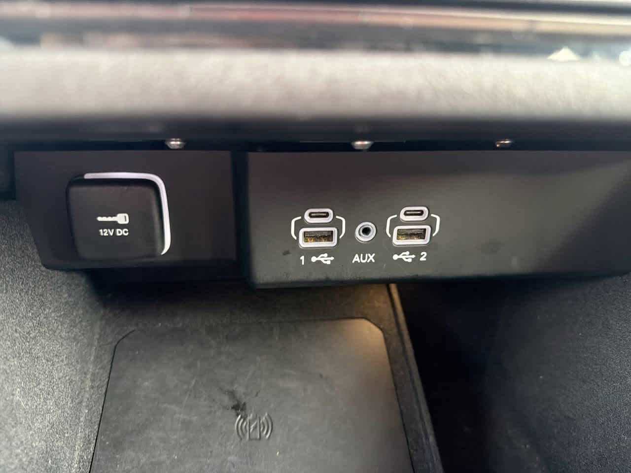 Used 2024 Jeep Wagoneer Series II w/ Flexible Seating Group image 24