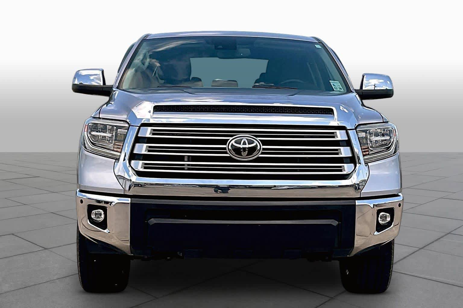 Used 2020 Toyota Tundra Limited w/ Limited Premium Package RWD image 4