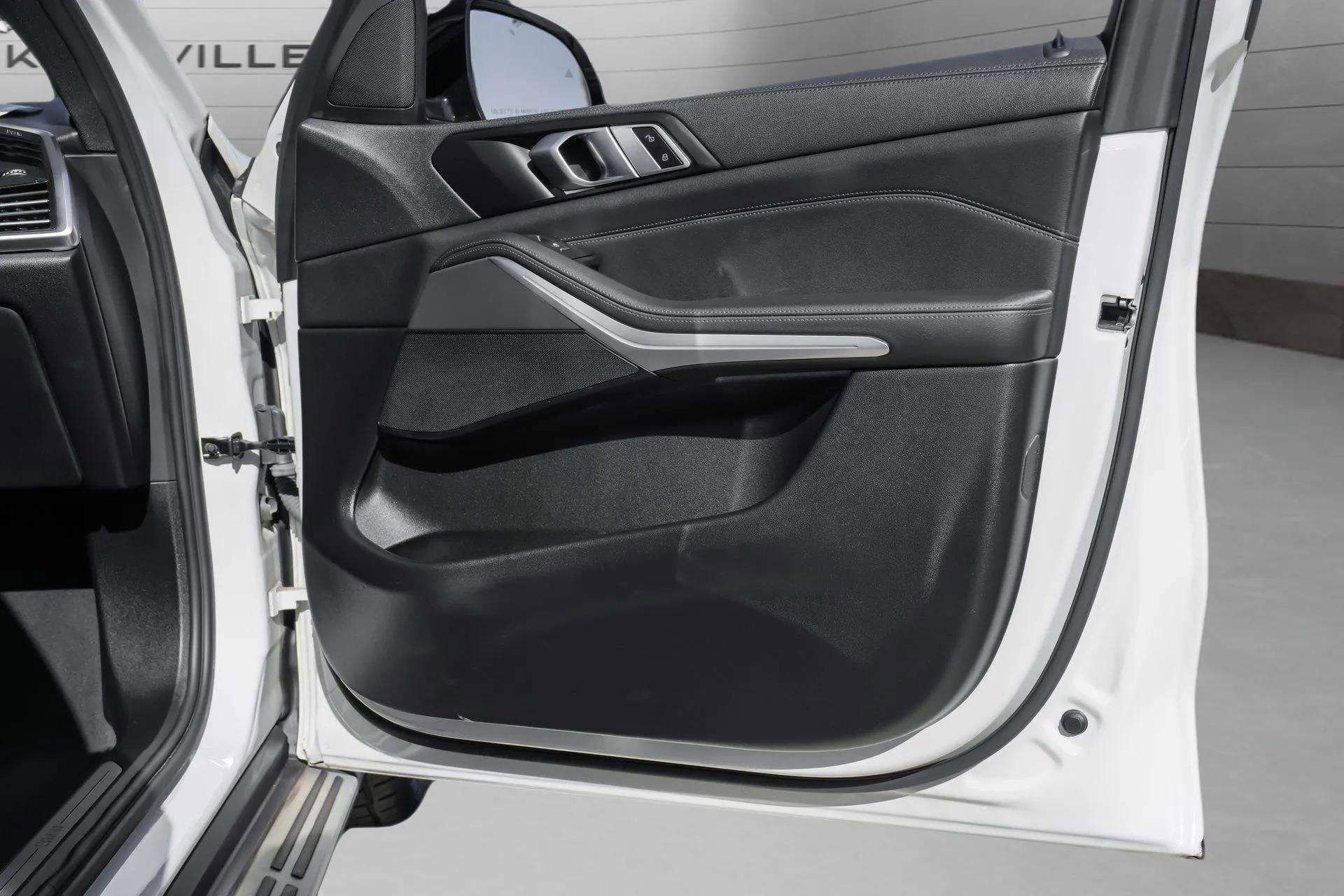 Used 2023 BMW X5 sDrive40i w/ Premium Package image 34