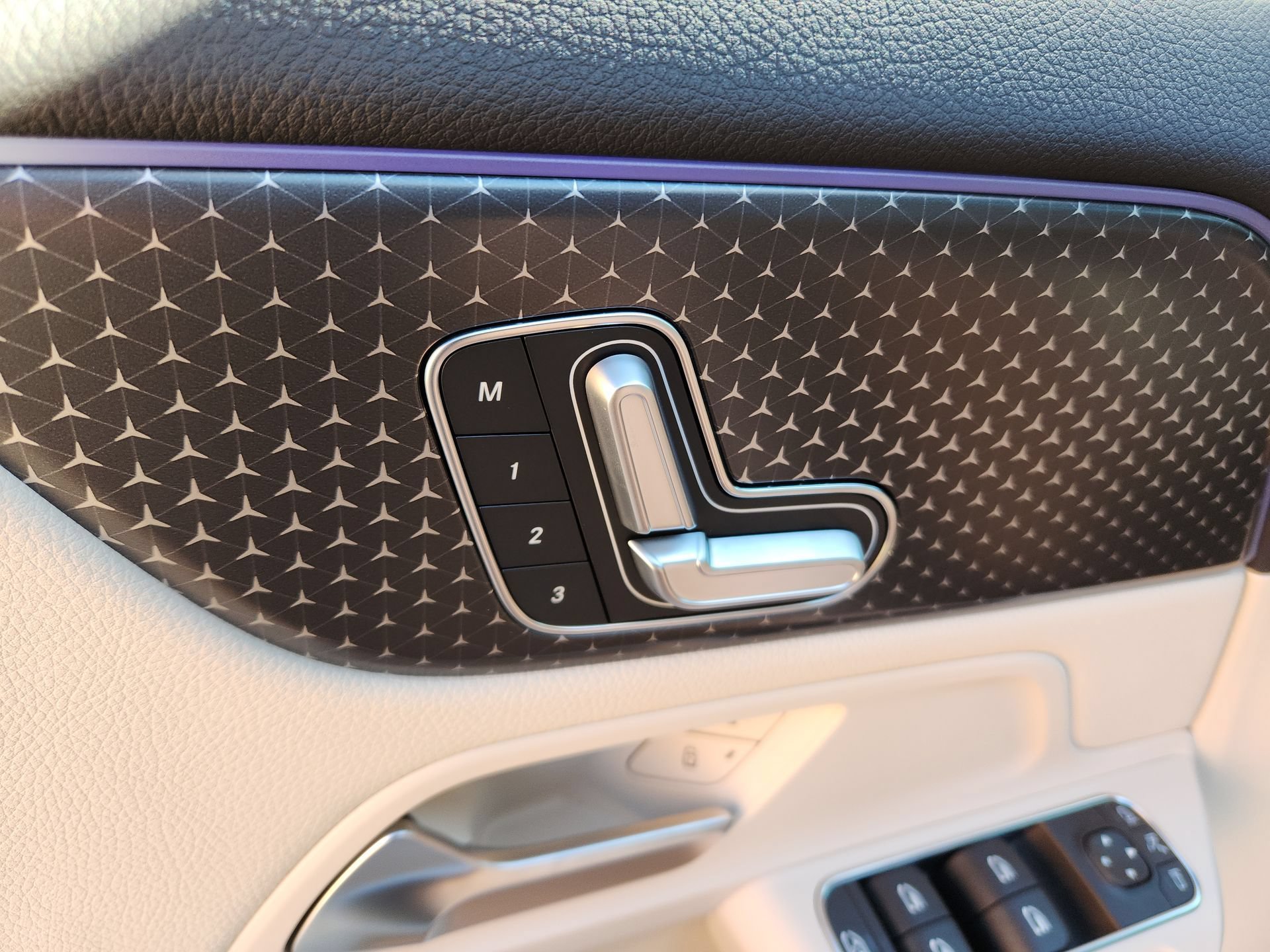 New 2025 Mercedes-Benz GLA 250 4MATIC image 17