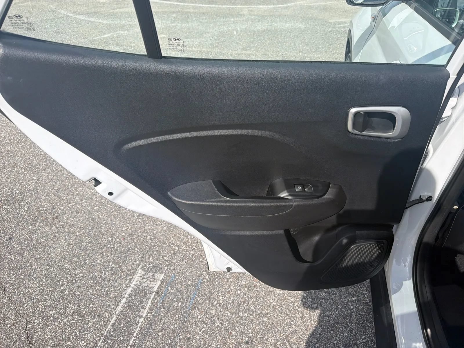 Used 2020 Hyundai Venue SEL FWD image 15