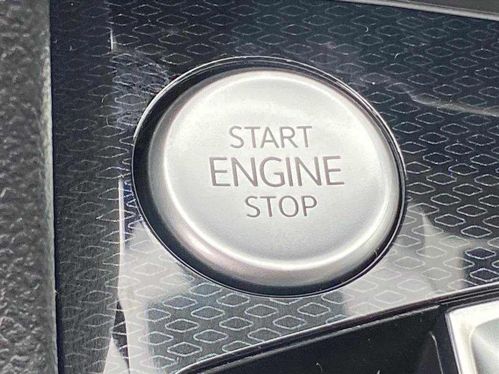 New 2026 Volkswagen Taos SEL AWD/4WD image 8