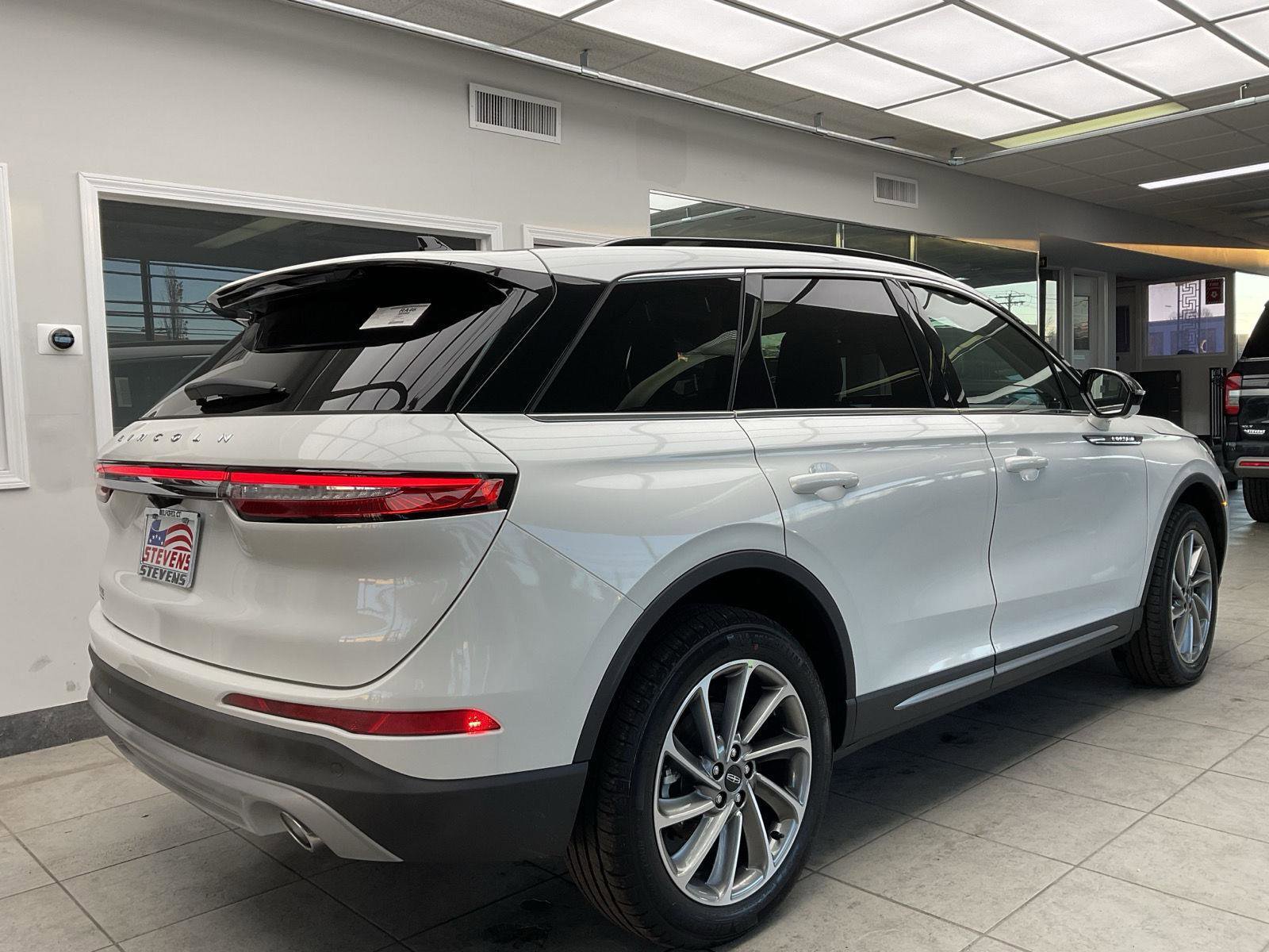 New 2026 Lincoln Corsair Premiere image 5