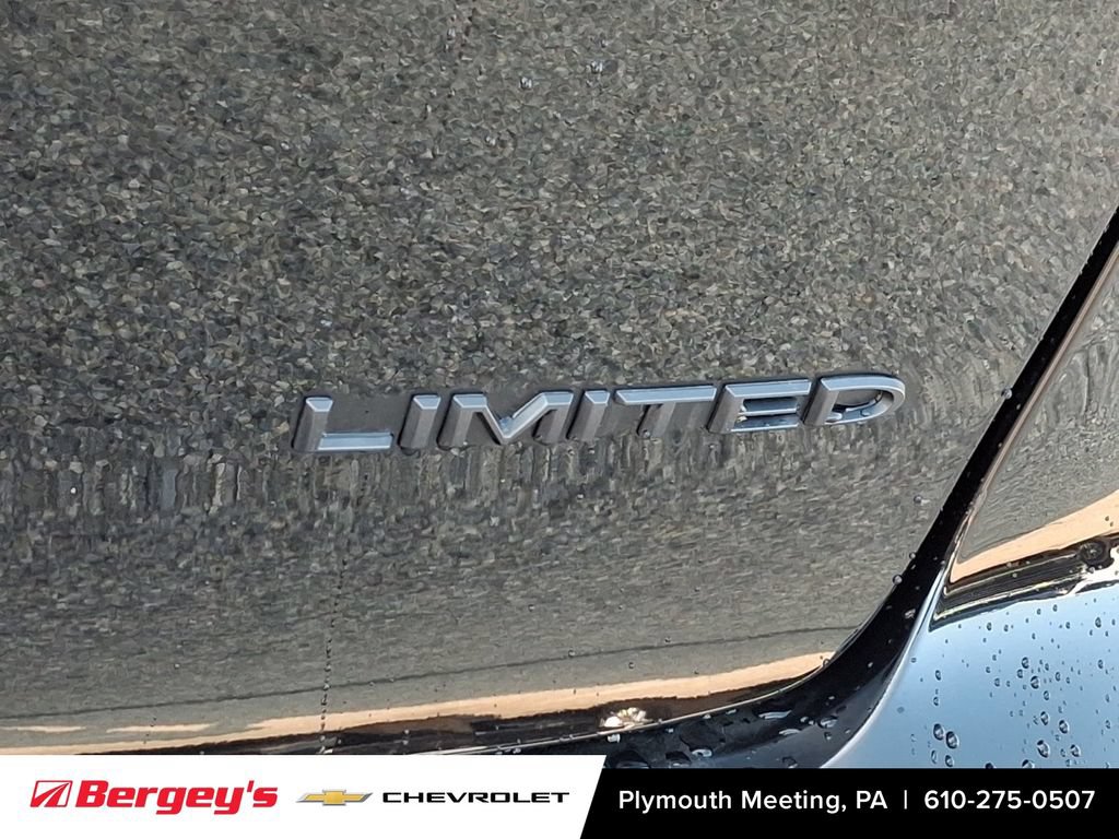Used 2026 Chrysler Pacifica Limited w/ S Appearance Package FWD image 34