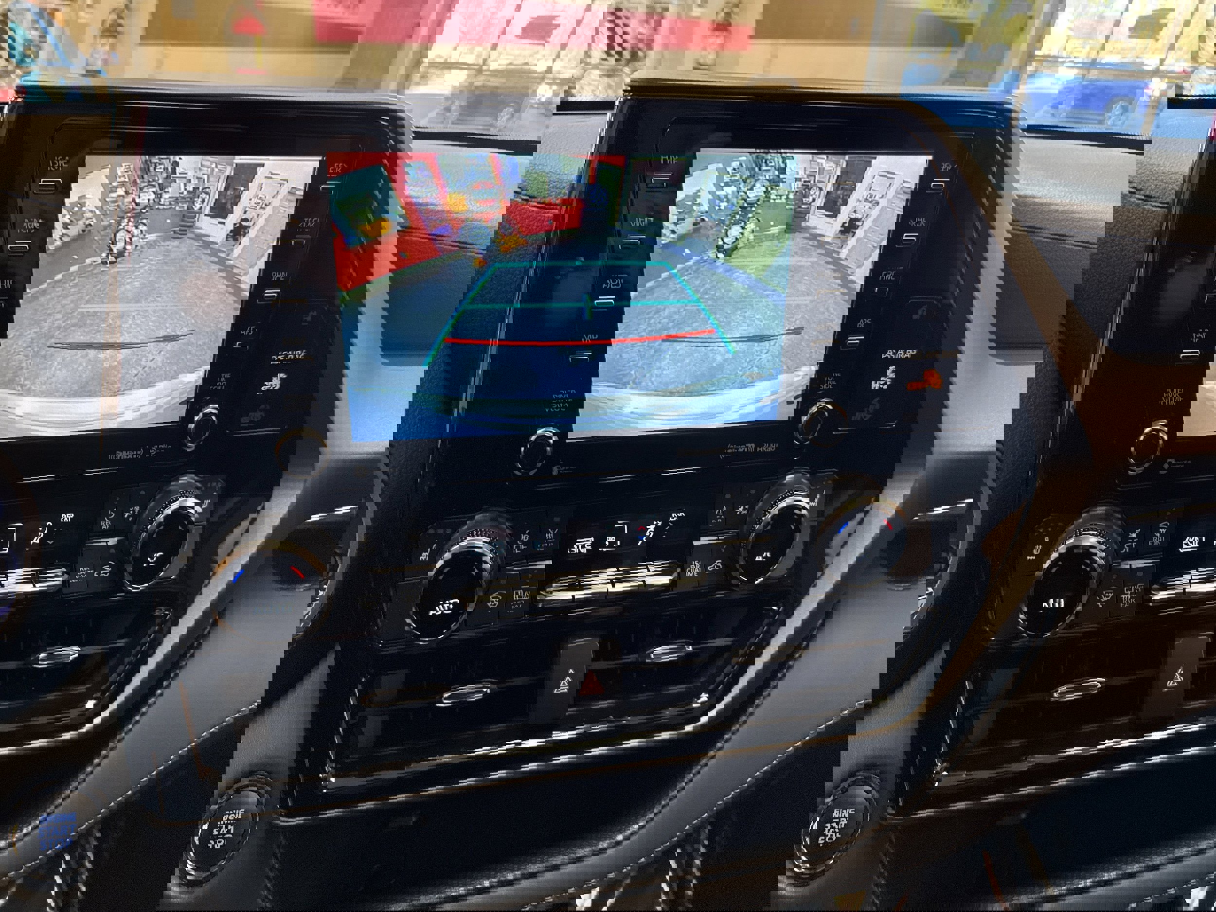 Used 2022 Toyota Highlander XLE image 40