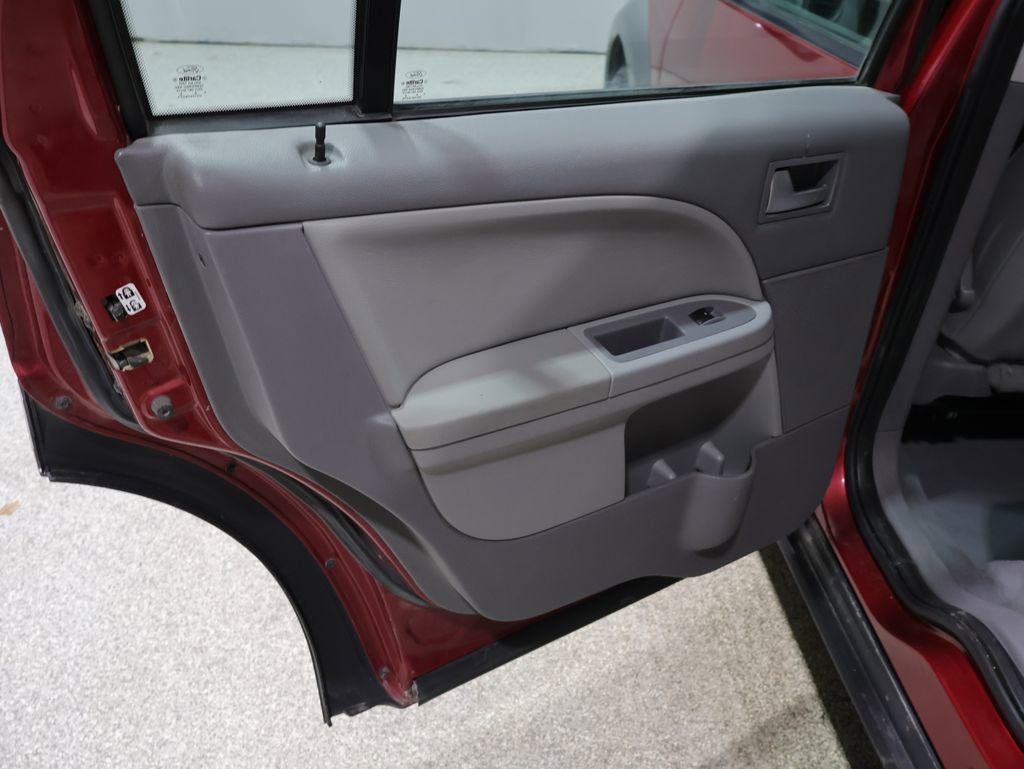 Used 2006 Ford Freestyle SEL image 18