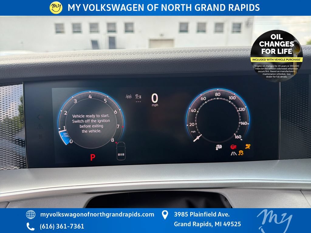 Used 2025 Volkswagen Tiguan SE R-Line AWD/4WD image 19