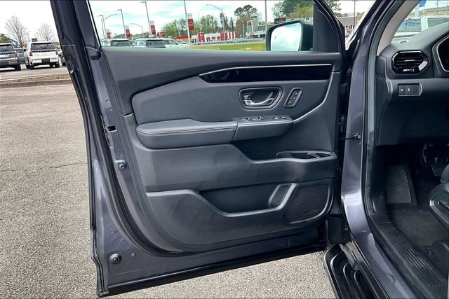 Certified 2023 Honda Pilot Touring image 16