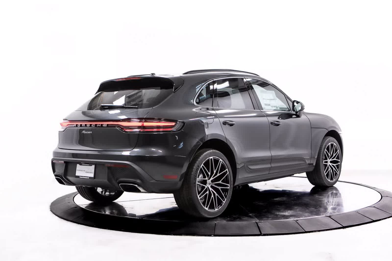 Certified 2026 Porsche Macan AWD/4WD image 7