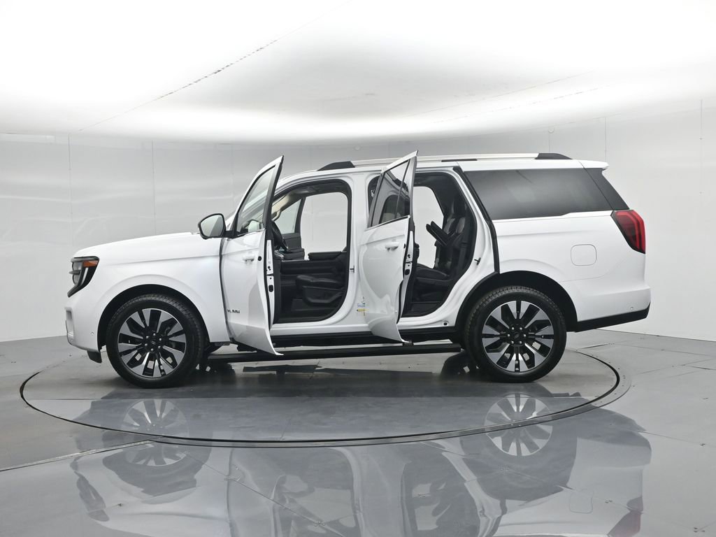 Certified 2025 Ford Expedition Platinum w/ Driver's Package AWD/4WD image 41