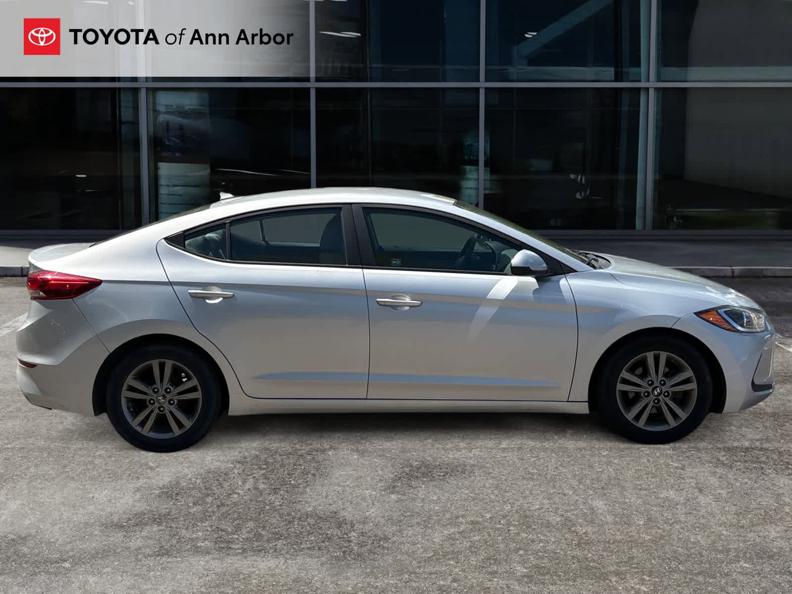 Used 2017 Hyundai Elantra SE FWD image 5
