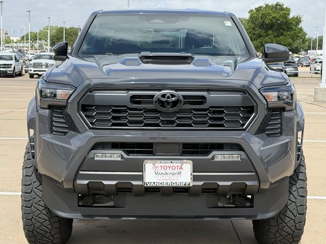 Used 2026 Toyota Tacoma SR5 AWD/4WD image 8