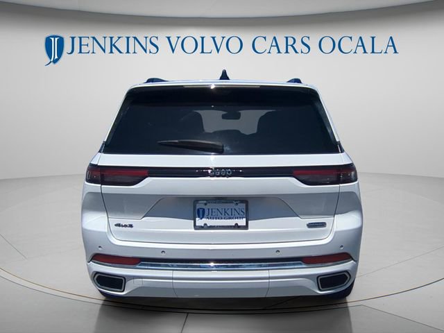 Used 2023 Jeep Grand Cherokee Overland w/ Luxury Tech Group IV AWD/4WD image 4